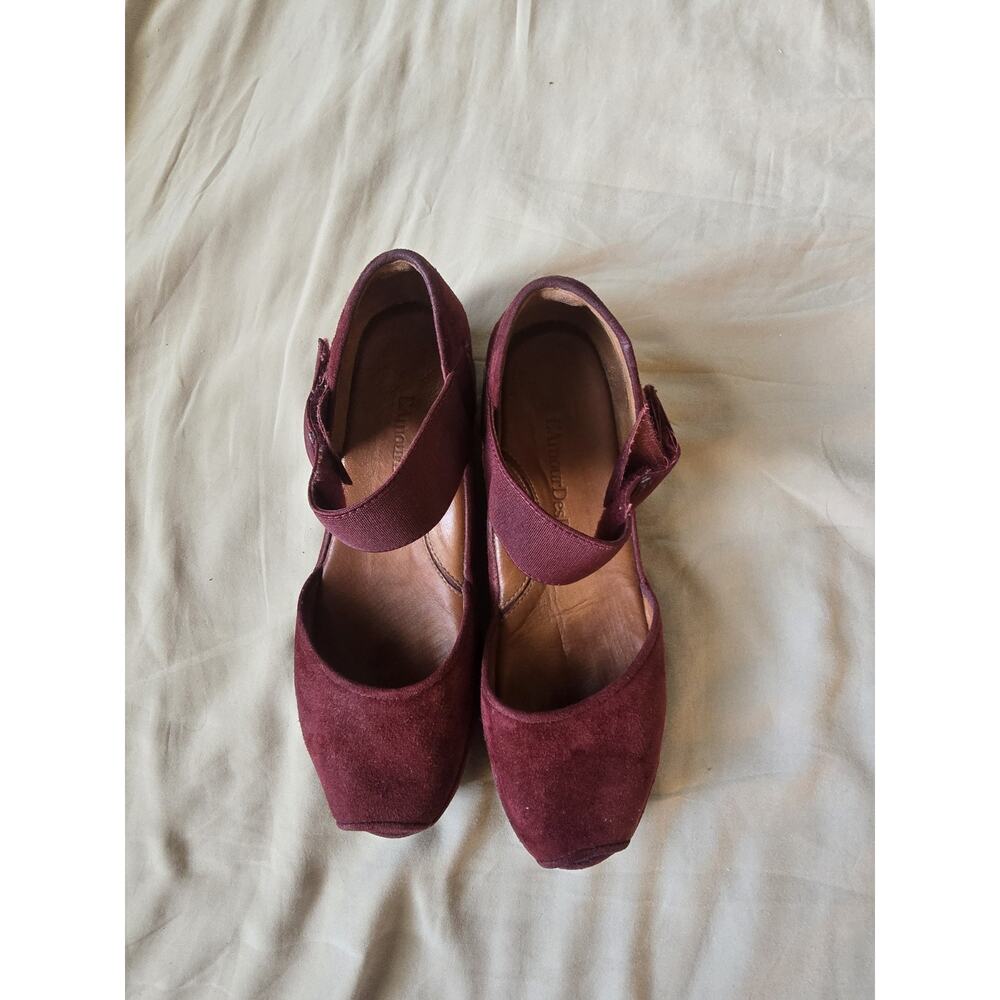 L'Amour Des Pieds Womens Amadour Platform Wedge Sandals Burgundy Suede 8M vamp